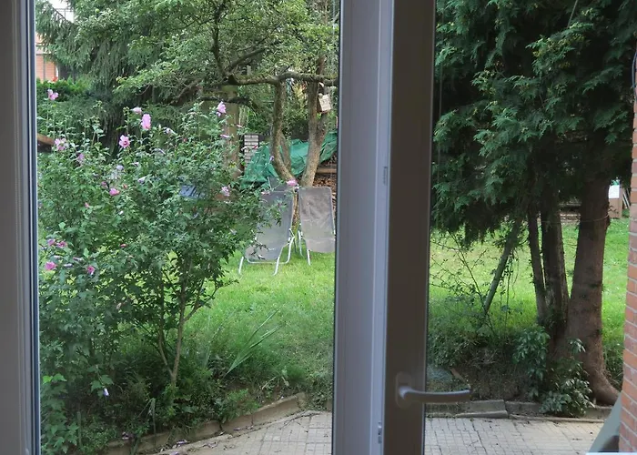 En With Private Floor, 3 Bedrooms, Bathroom, Kitchenette, Host Downstairs With A Cat And 2 Small Dogs --- Cs Soukrome Horni Patro, 3 Loznice, Koupelna, Varic, Balkon - Prizemi Sdilene S Hostitelem, Kockou A 2 Malymi Psy Villa