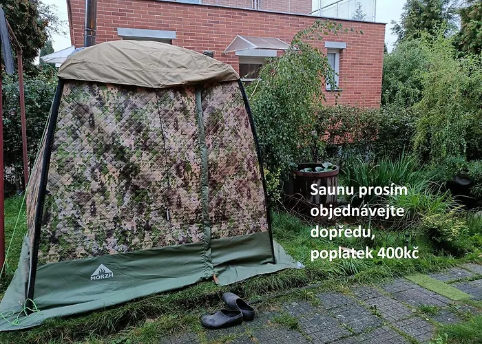 En With Private Floor, 3 Bedrooms, Bathroom, Kitchenette, Host Downstairs With A Cat And 2 Small Dogs --- Cs Soukrome Horni Patro, 3 Loznice, Koupelna, Varic, Balkon - Prizemi Sdilene S Hostitelem, Kockou A 2 Malymi Psy Villa Zlín